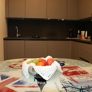 Al Grattacielotrenta , Verona Italien